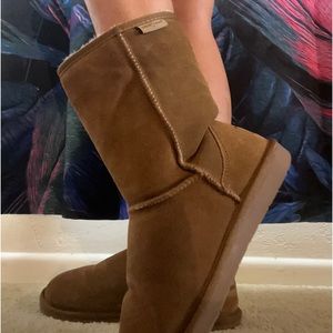Brown Minnatonka Ugg Boots Women’s size 7